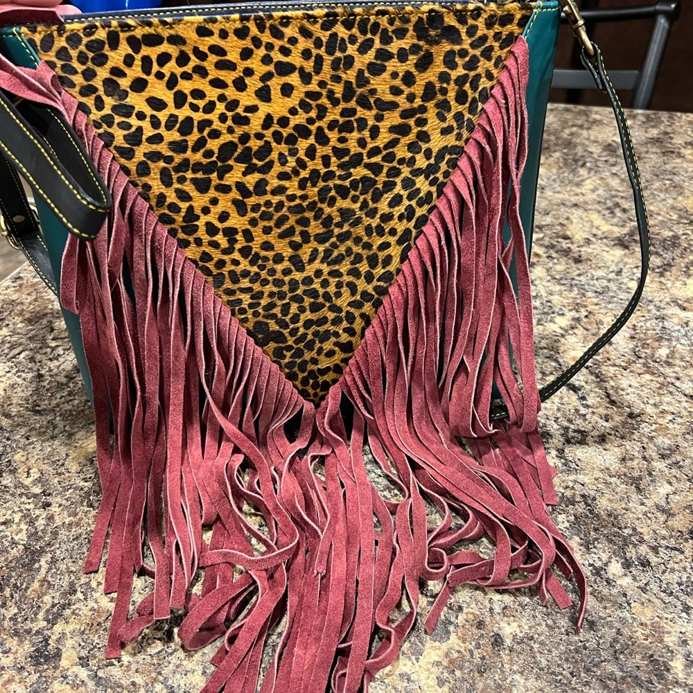 Adorable crossbody and wallet! Recycled leather, handmade in India!